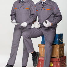 勞保服裝 守護(hù)工人健康的堅實防線